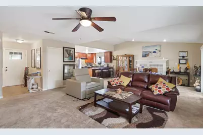 9028 Bridgewood Court, Stockton, CA 95209 - Photo 6