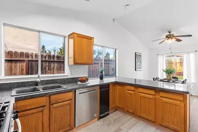 7016 Royal Links, Riverbank, CA 95367 - Photo 18