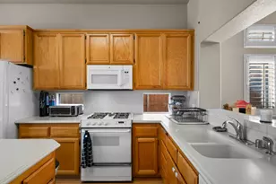 10990 Pleasant Valley Ct, Stockton, CA 95209 - Photo 14