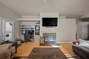 10990 Pleasant Valley Ct, Stockton, CA 95209 - Photo 12