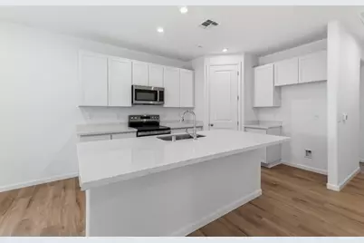 1056 Basinghall Drive, Plumas Lake, CA 95961 - Photo 10