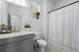 2717 N Cove Dr, Sacramento, CA 95833 - Photo 24