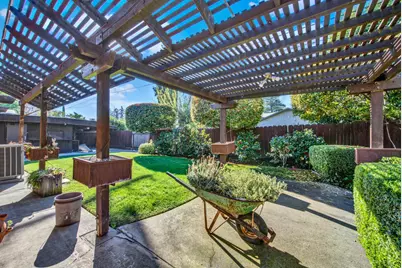 44 W La Mesa Avenue, Stockton, CA 95207 - Photo 32