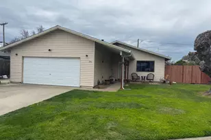 206 Miner Ct, Isleton, CA 95641 - Photo 2