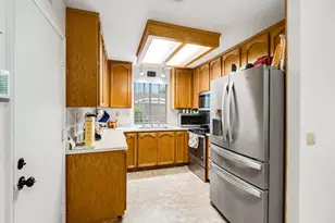 7301 Sunsweet Ln, Sacramento, CA 95828 - Photo 10