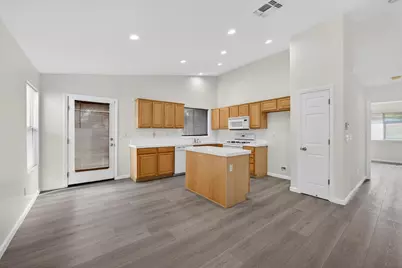 3364 Calla Lily Way, Sacramento, CA 95833 - Photo 8