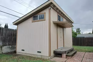 6088 Georgia Dr, North Highlands, CA 95660 - Photo 24