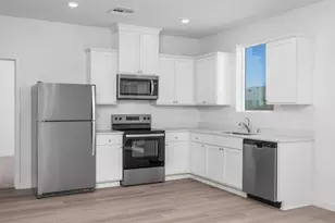 2203 Woods Dr, Linda, CA 95901 - Photo 2