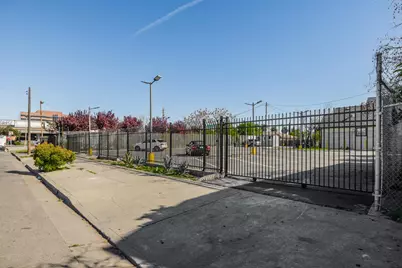 328 S Sutter Street, Stockton, CA 95203 - Photo 10