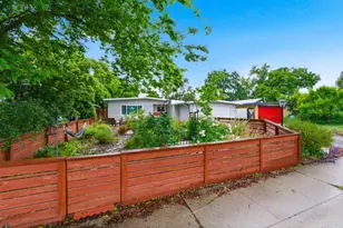 1301 Chestnut Ln, Davis, CA 95616 - Photo 2