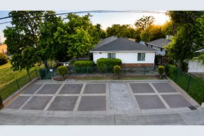 2749 Fairfield Street, Sacramento, CA 95815 - Photo 4