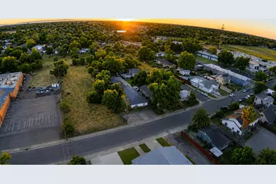 2749 Fairfield Street, Sacramento, CA 95815 - Photo 2