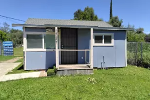 1727 5th Ave, Olivehurst, CA 95961 - Photo 1