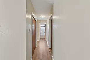 10401 Hollydale Way, Rancho Cordova, CA 95670 - Photo 14