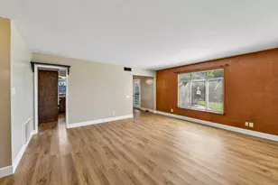 10401 Hollydale Way, Rancho Cordova, CA 95670 - Photo 6