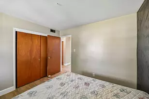 10401 Hollydale Way, Rancho Cordova, CA 95670 - Photo 18