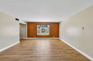 10401 Hollydale Way, Rancho Cordova, CA 95670 - Photo 6
