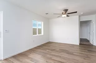 1075 Aiden Dr, Newman, CA 95360 - Photo 8