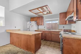 2749 Provo Way, Sacramento, CA 95822 - Photo 2