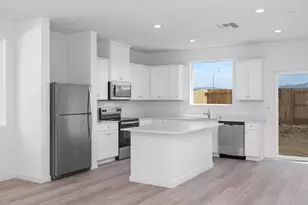800 Helmsley Ln, Patterson, CA 95363 - Photo 4