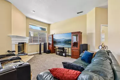 7817 Wymark Drive, Elk Grove, CA 95758 - Photo 8