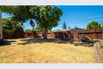 2043 Edwin Way, Sacramento, CA 95825 - Photo 24