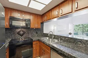 2581 Fulton Square Ln, Sacramento, CA 95821 - Photo 10