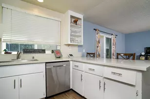 8348 Arroyo Vista Dr, Sacramento, CA 95823 - Photo 10
