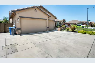 776 Whitaker Way, Galt, CA 95632 - Photo 2