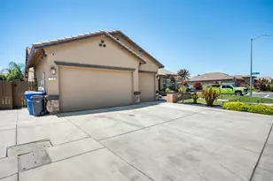 776 Whitaker Way, Galt, CA 95632 - Photo 2