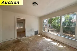 2504 Hawthorne St, Sacramento, CA 95815 - Photo 10