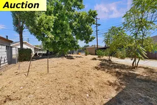2504 Hawthorne St, Sacramento, CA 95815 - Photo 28