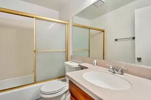 9412 Aizenberg Cir, Elk Grove, CA 95624 - Photo 12