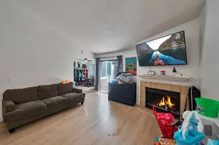9412 Aizenberg Cir, Elk Grove, CA 95624 - Photo 4