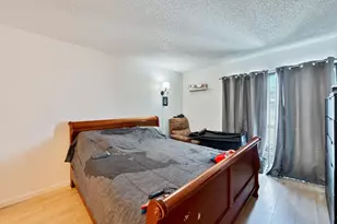 9412 Aizenberg Cir, Elk Grove, CA 95624 - Photo 10