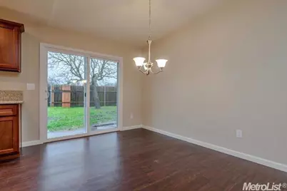 7522 Bowen Circle, Sacramento, CA 95822 - Photo 6