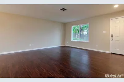 7522 Bowen Circle, Sacramento, CA 95822 - Photo 4