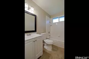 7522 Bowen Cir, Sacramento, CA 95822 - Photo 10