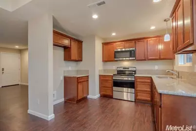 7522 Bowen Circle, Sacramento, CA 95822 - Photo 2