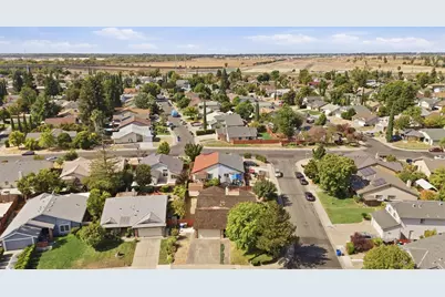 2 Rosto Court, Sacramento, CA 95823 - Photo 6