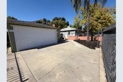 4046 Washington Avenue, Sacramento, CA 95820 - Photo 2