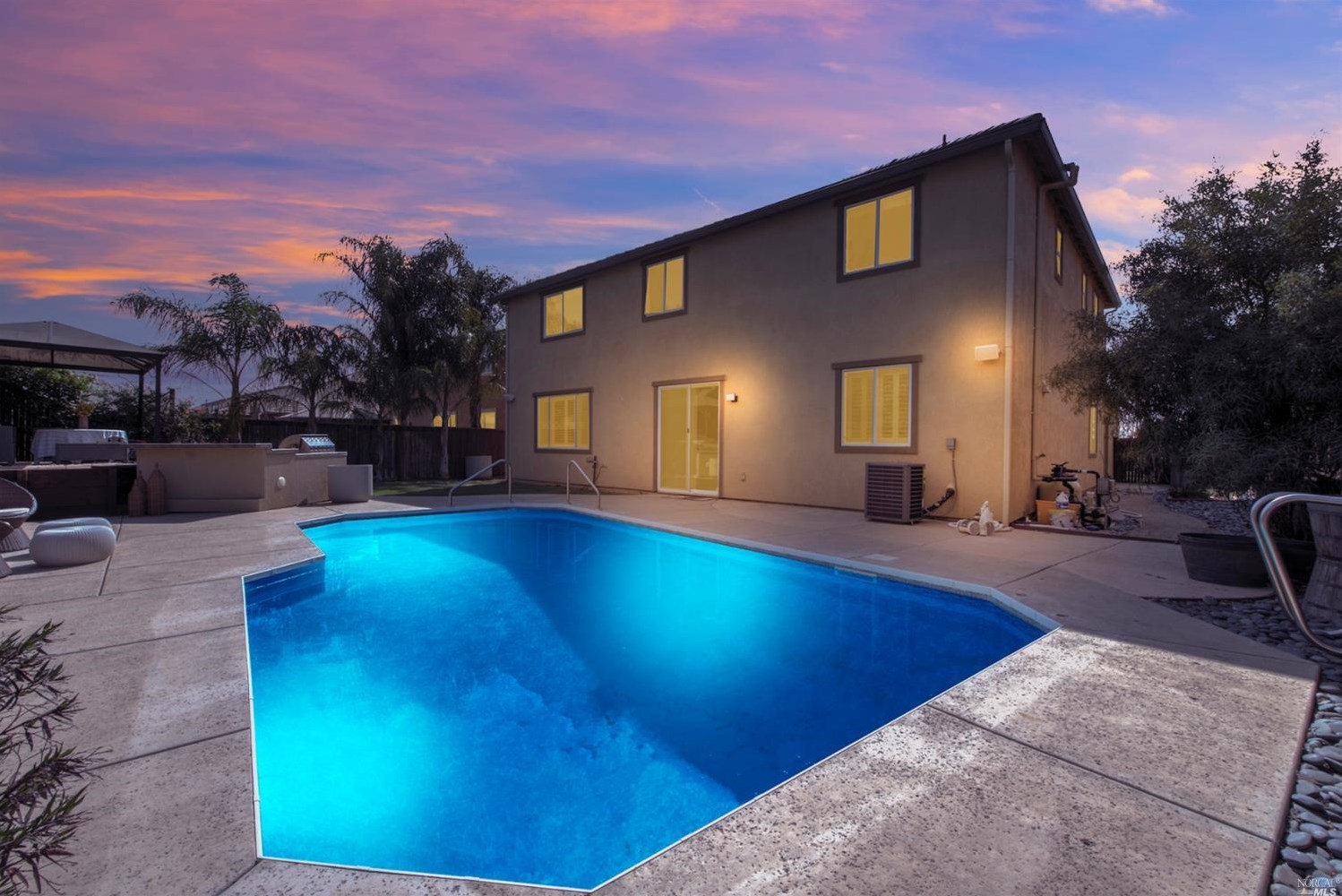 2460 Chuck Hammond Dr, Fairfield, CA 94533-1489