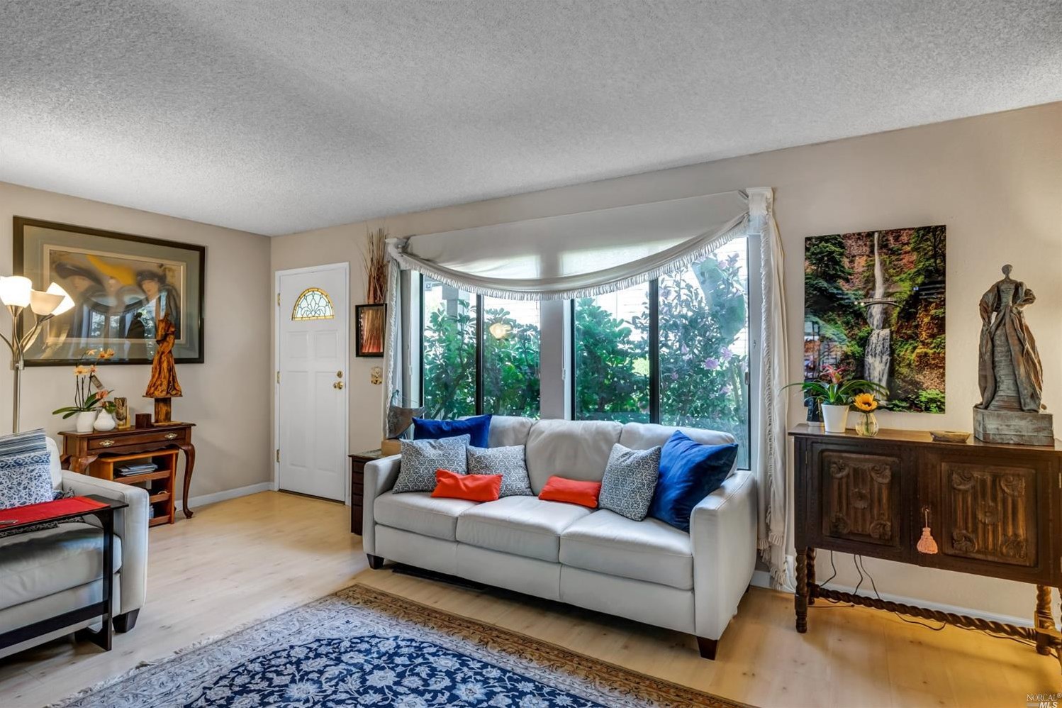 102 Albion Ct, Novato, CA 94947-5106