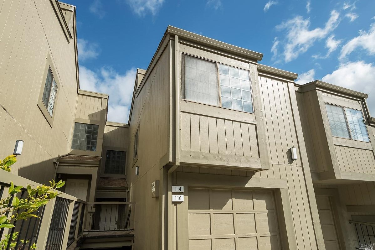 114 Redhawk Rd, Novato, CA 94949-8000