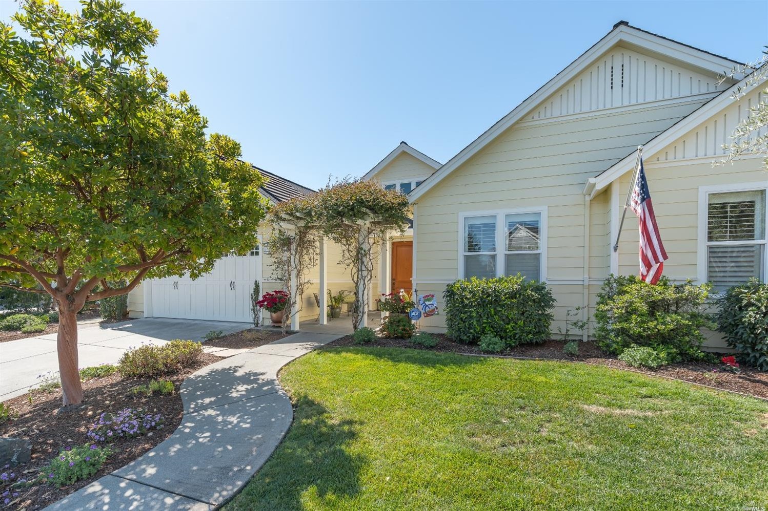 210 Club Dr, Novato, CA 94945-3477