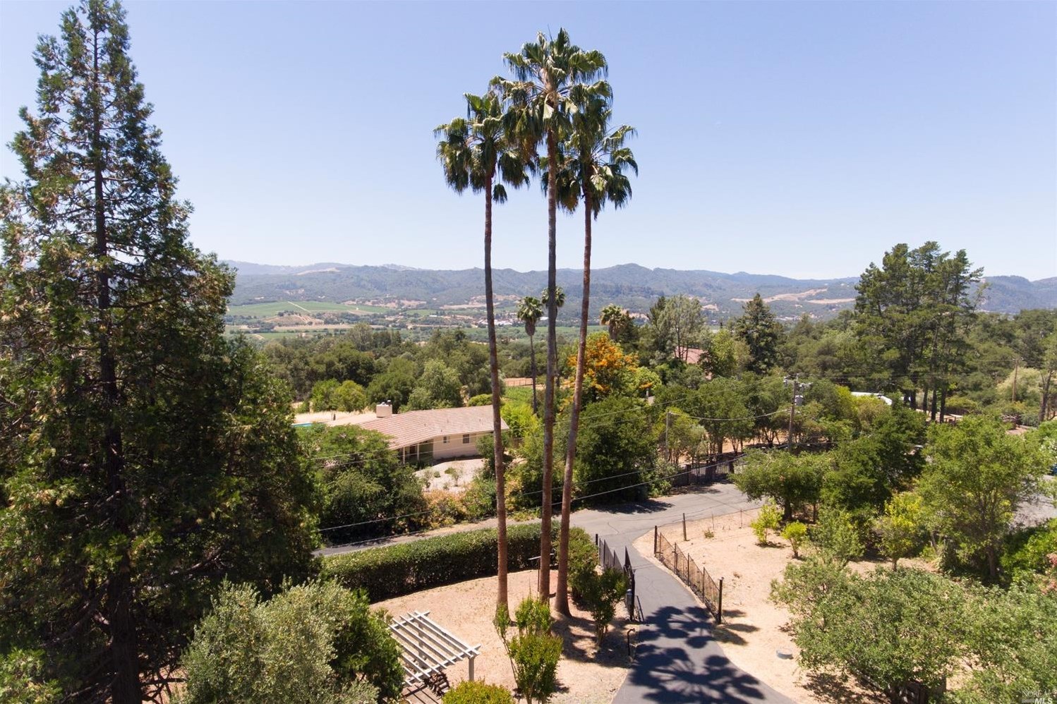 1137 Palomino Rd, The Geysers, CA 95425-4326