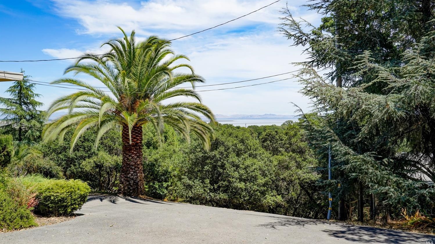 330 Grandview Ave, Novato CA  94945-3506 exterior