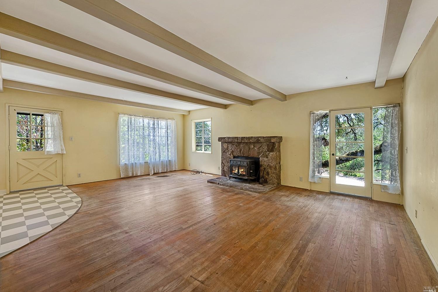 191 Clovercrest Dr, The Geysers, CA 95425-3018