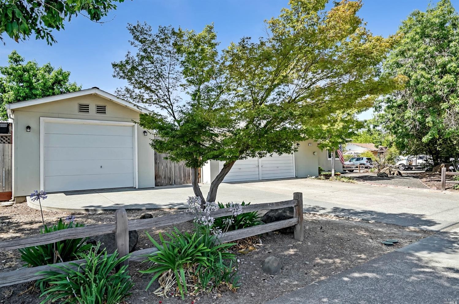 1531 Center Rd, Novato, CA 94947-4005