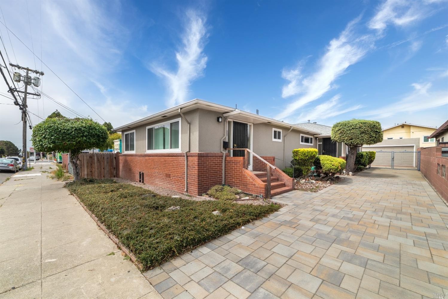 327 37th St, Richmond, CA 94805-2131